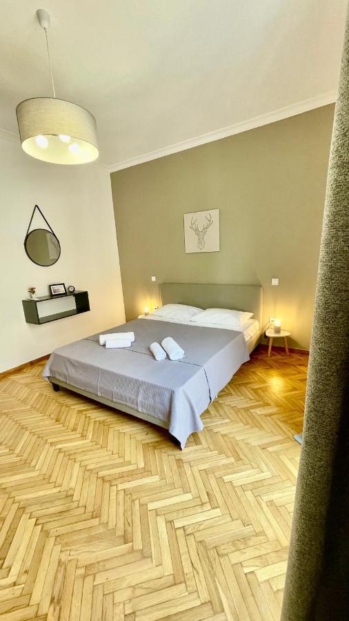 Gorgeous Renovated Apt. Close To Metro And Cultural Sites! เอเธนส์ ภายนอก รูปภาพ