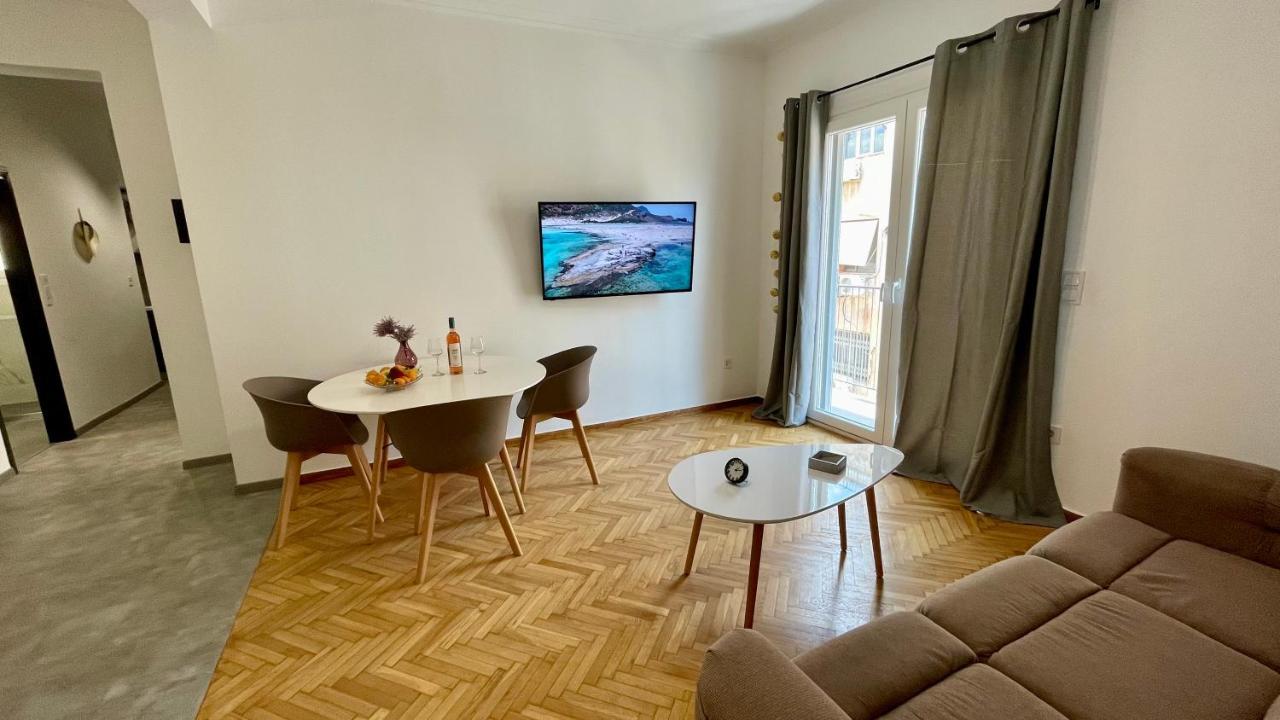 Gorgeous Renovated Apt. Close To Metro And Cultural Sites! เอเธนส์ ภายนอก รูปภาพ
