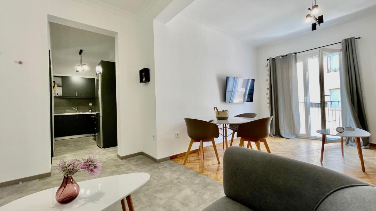 Gorgeous Renovated Apt. Close To Metro And Cultural Sites! เอเธนส์ ภายนอก รูปภาพ