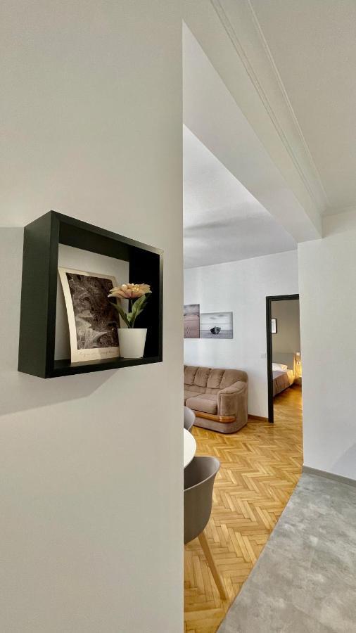 Gorgeous Renovated Apt. Close To Metro And Cultural Sites! เอเธนส์ ภายนอก รูปภาพ